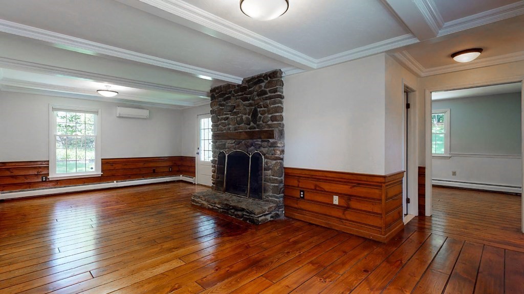 207 Spring Street Shrewsbury, MA 01545 - Photo 10 of 41 Gallery Image 10