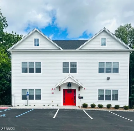 $3,300 | 1209 Littleton Road, Unit E, Morris Plains, NJ 07950