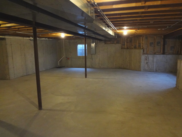 13336 Round Barn Road Plainfield, IL 60585 - Photo 20 of 25 a view of an empty room