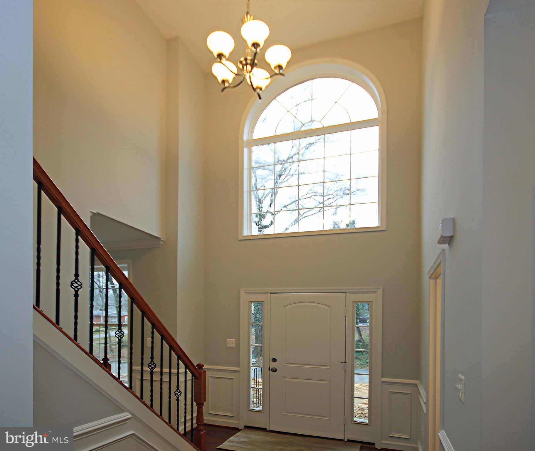 1911 Dale Lane Accokeek, MD 20607 - Photo 2 of 36 Foyer
