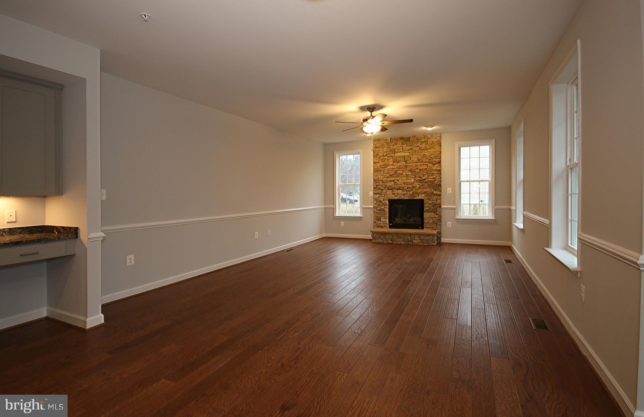 1911 Dale Lane Accokeek, MD 20607 - Photo 11 of 36 Recreation Room w/work station