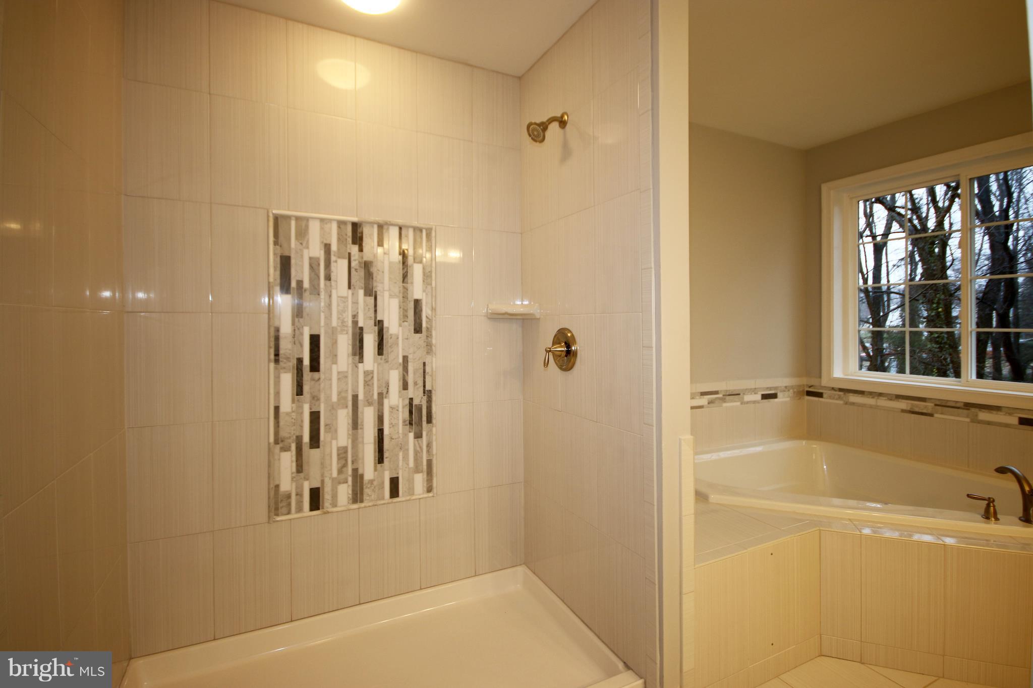 1911 Dale Lane Accokeek, MD 20607 - Photo 19 of 36 Bath Master Shower