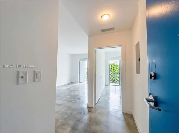 $2,000 | 761 Northwest 1st Street, Unit 302, Miami, FL 33128