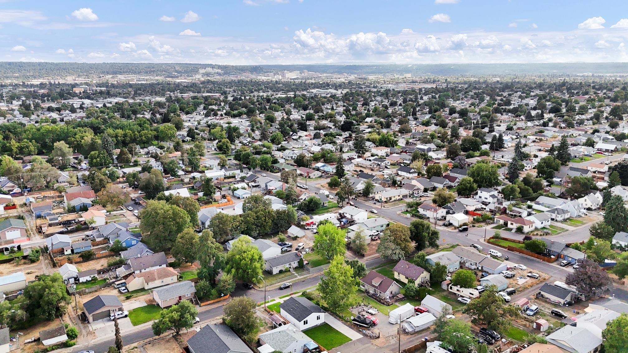 1733 East Lacrosse Avenue Spokane, WA 99207 - Photo 32 of 36