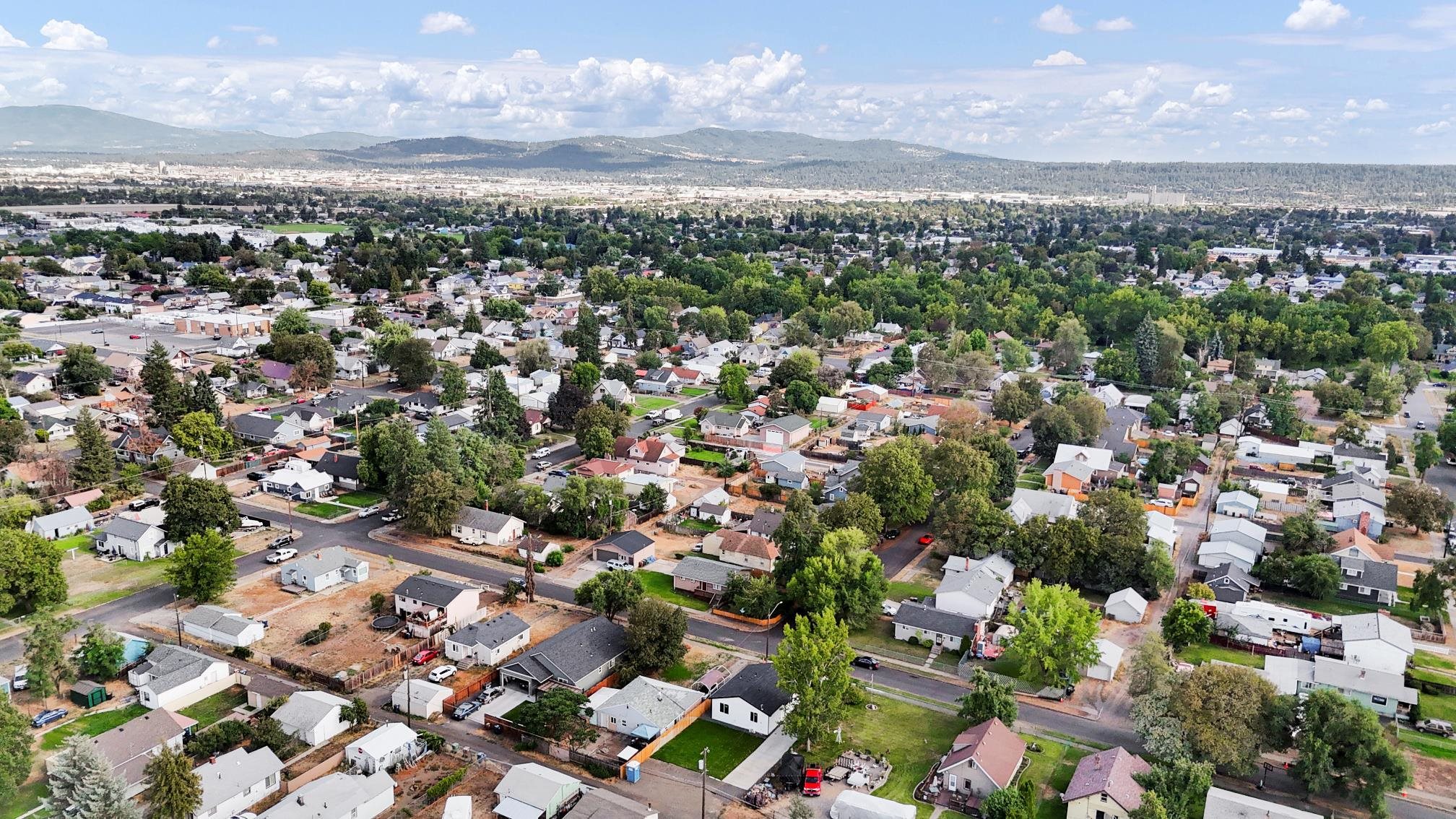 1733 East Lacrosse Avenue Spokane, WA 99207 - Photo 34 of 36