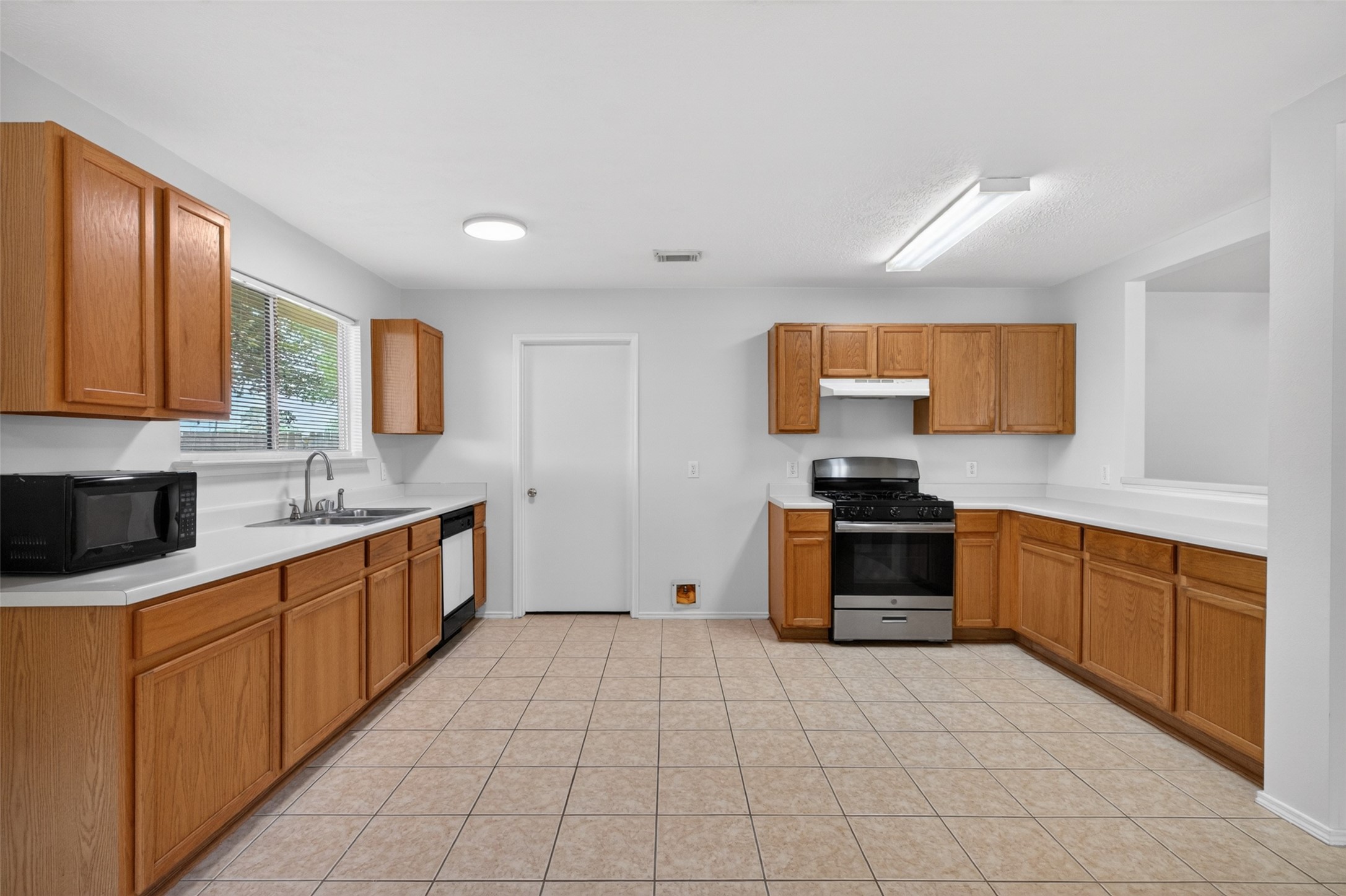 1208 Cambay Drive Rosenberg, TX 77471 - Photo 3 of 30