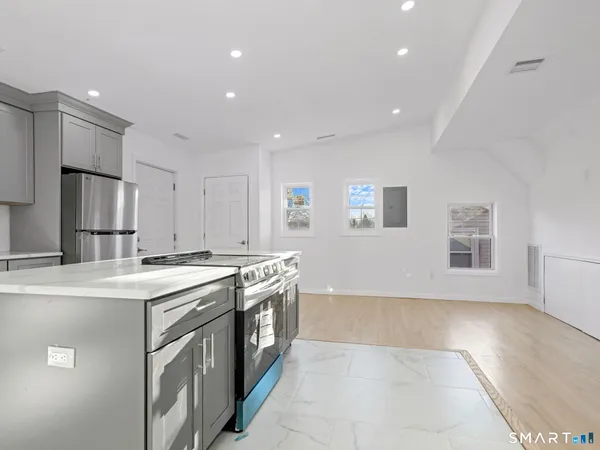 $2,400 | 27 5th Street, Unit 3, Stamford, CT 06905