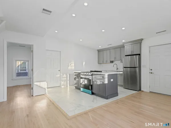 $2,400 | 27 5th Street, Unit 3, Stamford, CT 06905