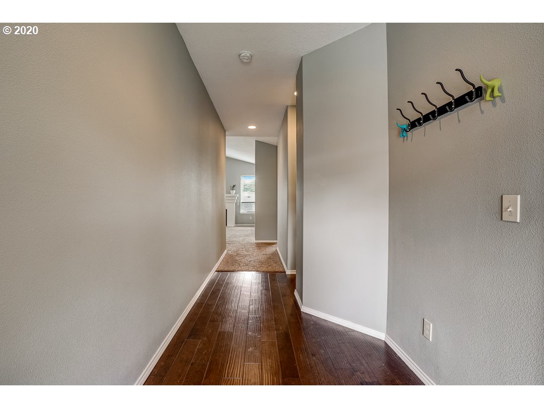 40481 Buck Street Sandy, OR 97055 - Photo 2 of 28 Gallery Image 2