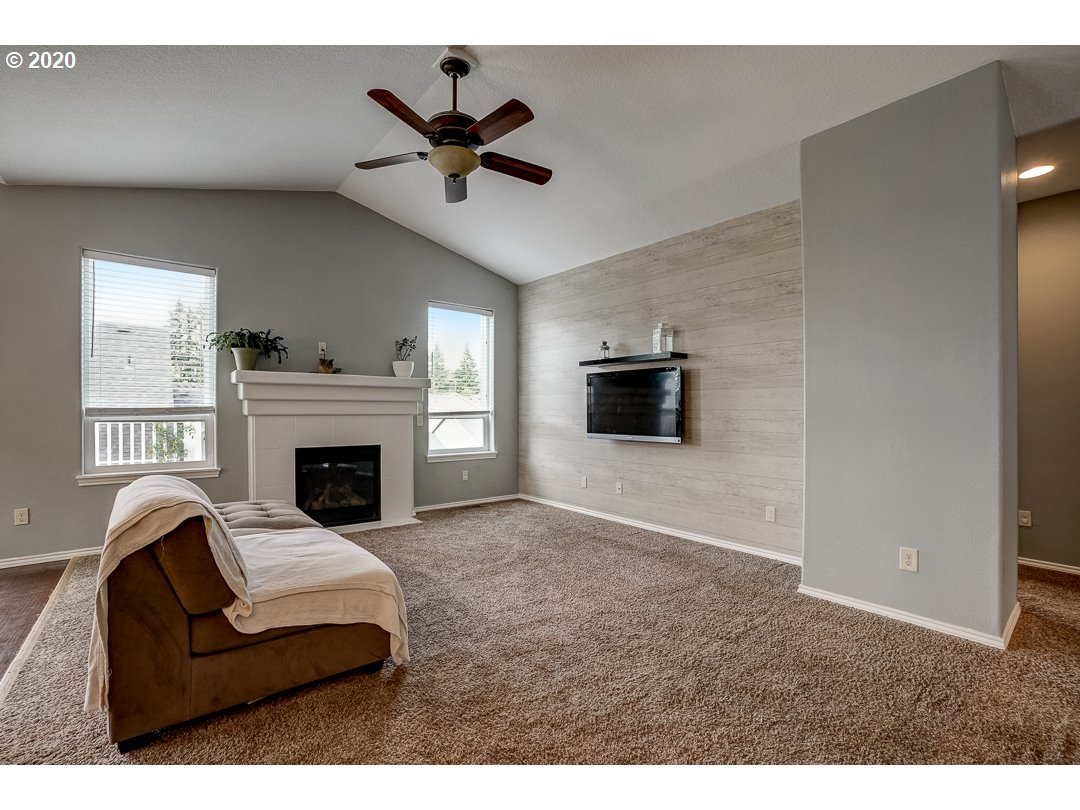 40481 Buck Street Sandy, OR 97055 - Photo 4 of 28 Gallery Image 4