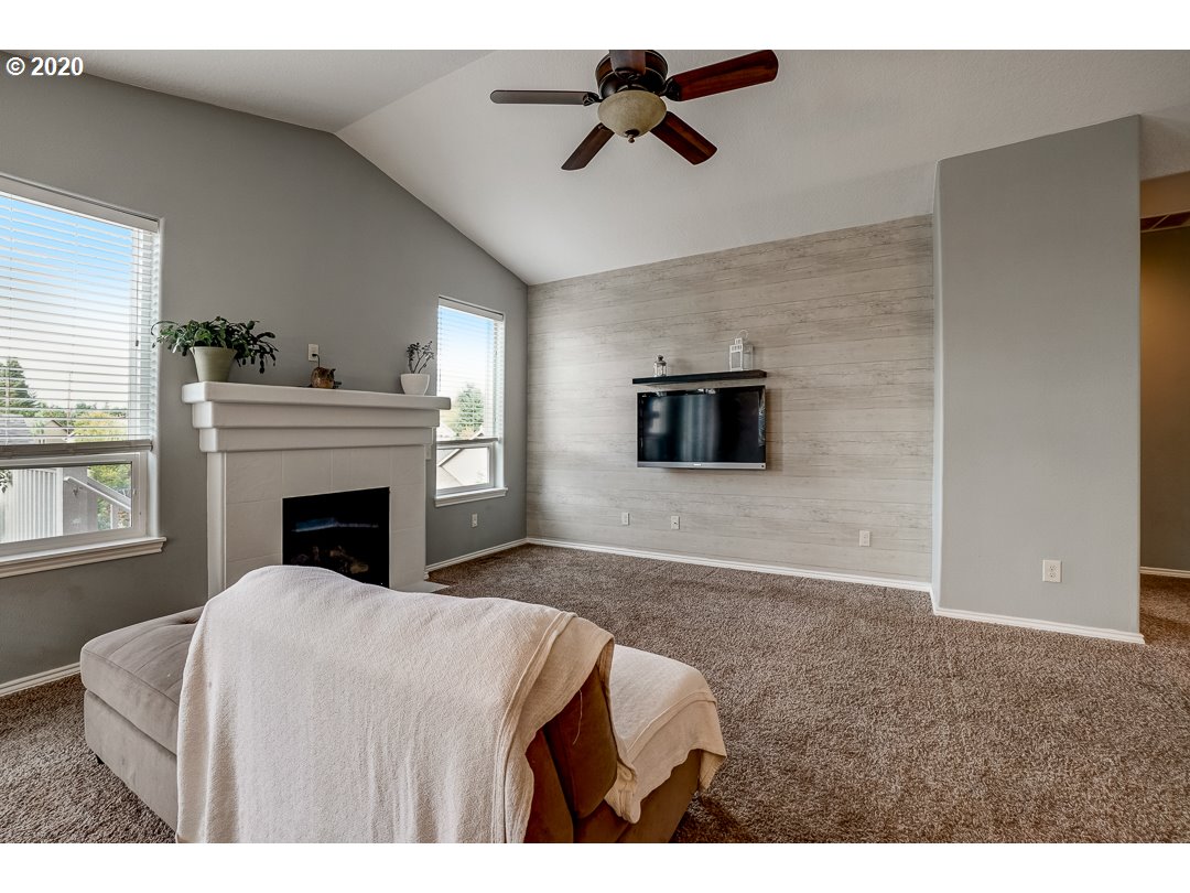 40481 Buck Street Sandy, OR 97055 - Photo 6 of 28 Gallery Image 6