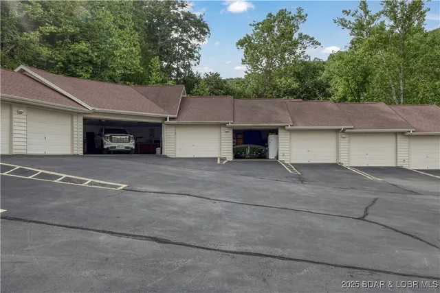 $299,999 | 562 Hyd A Way Road, Unit 3F, Camdenton, MO 65020