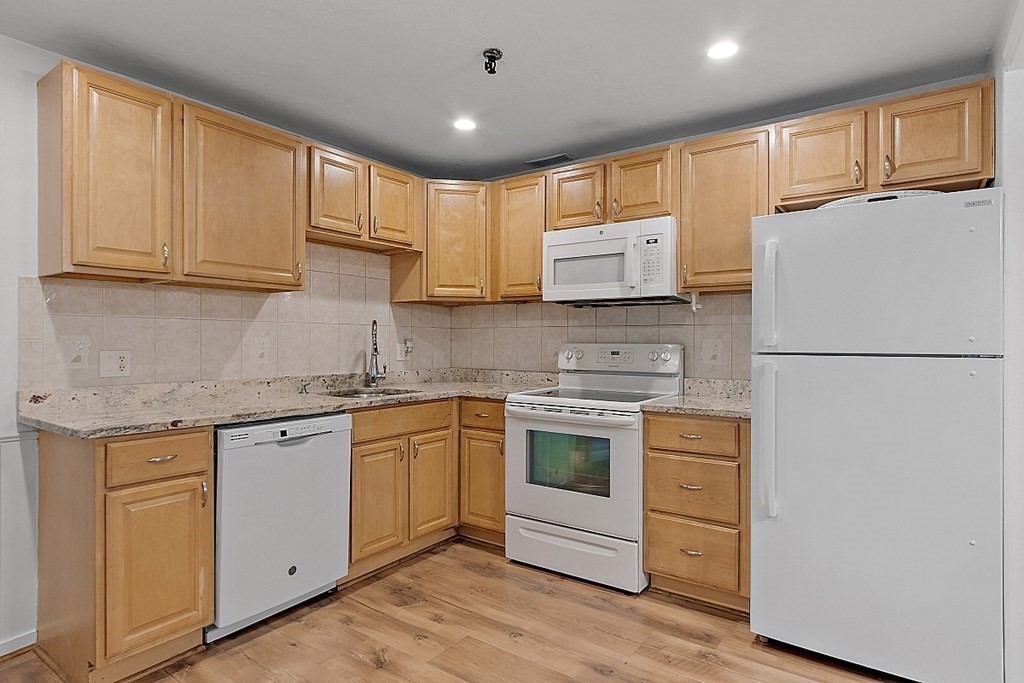 41 Spencer Road, Unit 32G Boxborough, MA 01719 - Photo 2 of 14