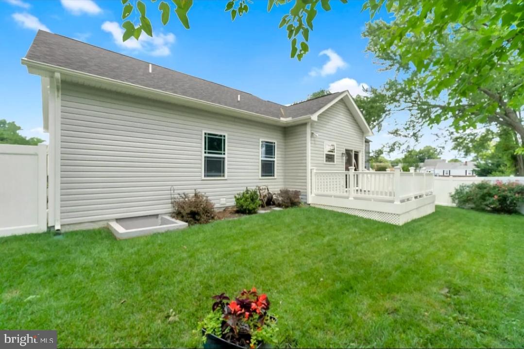 106 Ridgeway Street Fredericksburg, VA 22401 - Photo 10 of 12 Charming backyard retreat awaits you!