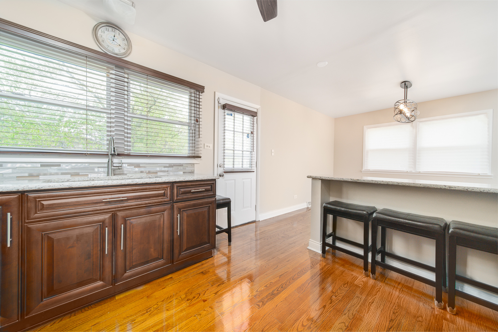 18830 Morgan Avenue Homewood, IL 60430 - Photo 4 of 22