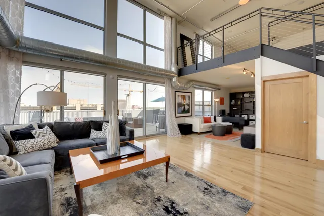 $4,250 | 521 South 7th Street, Unit 705, Minneapolis, MN 55415