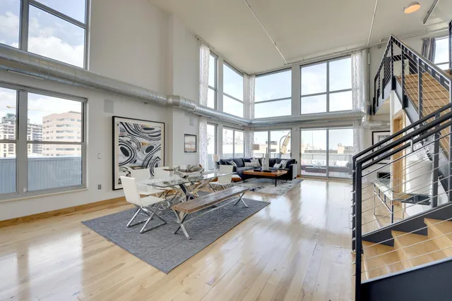 $4,250 | 521 South 7th Street, Unit 705, Minneapolis, MN 55415