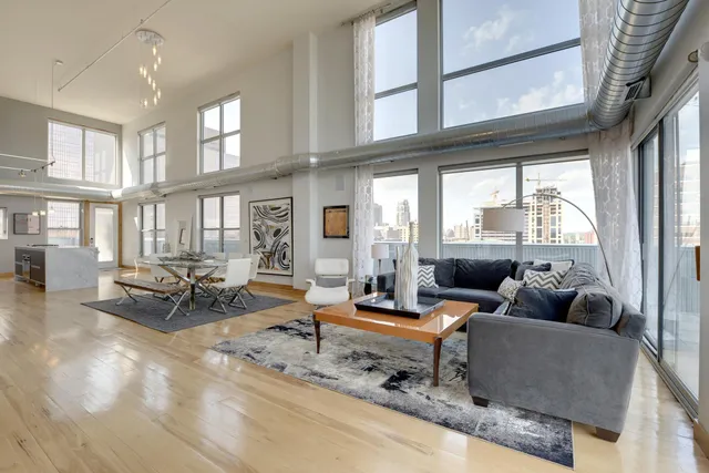 $4,250 | 521 South 7th Street, Unit 705, Minneapolis, MN 55415