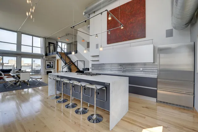 $4,250 | 521 South 7th Street, Unit 705, Minneapolis, MN 55415