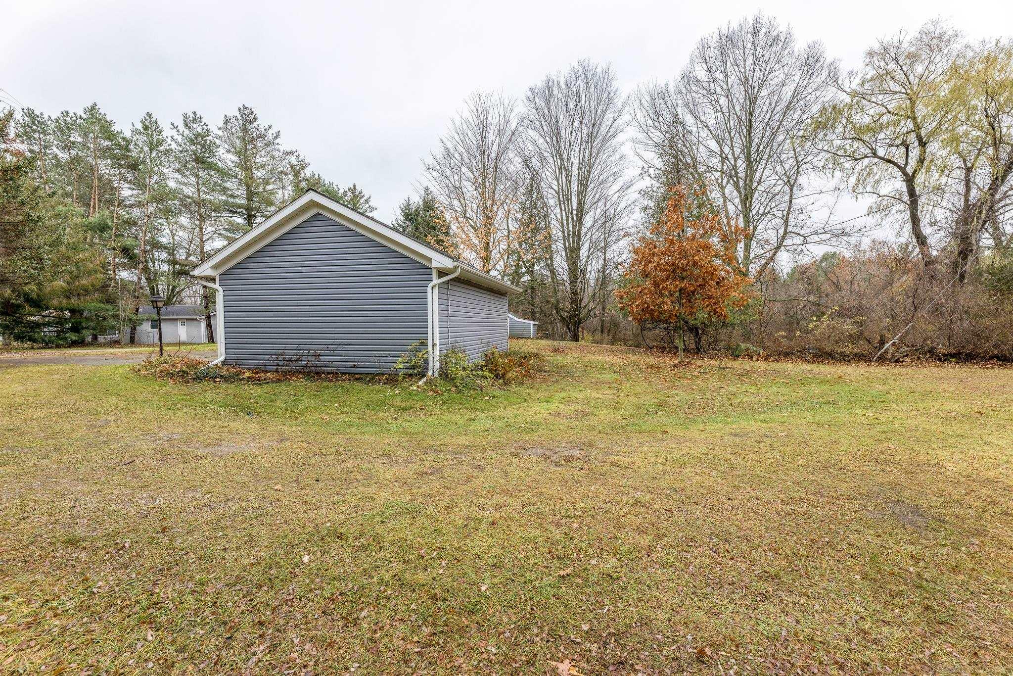 7340 Hawthorne Road Lexington, MI 48450 - Photo 20 of 32 24.5x18.5 Garage