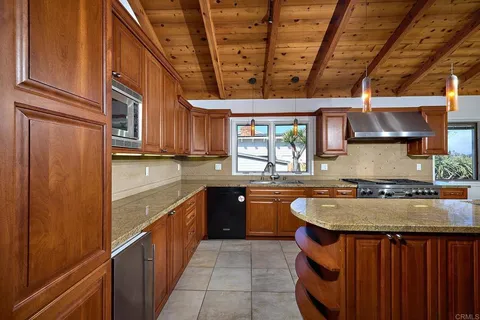 a view of a livingroom with a fireplace