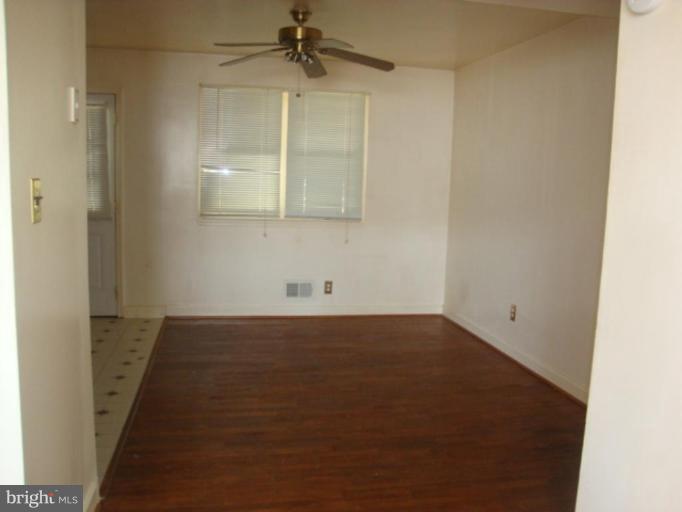 7635 Charlesmont Road Dundalk, MD 21222 - Photo 7 of 10 Dining Area