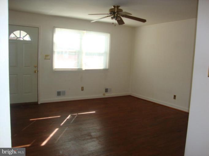7635 Charlesmont Road Dundalk, MD 21222 - Photo 9 of 10 Living Room