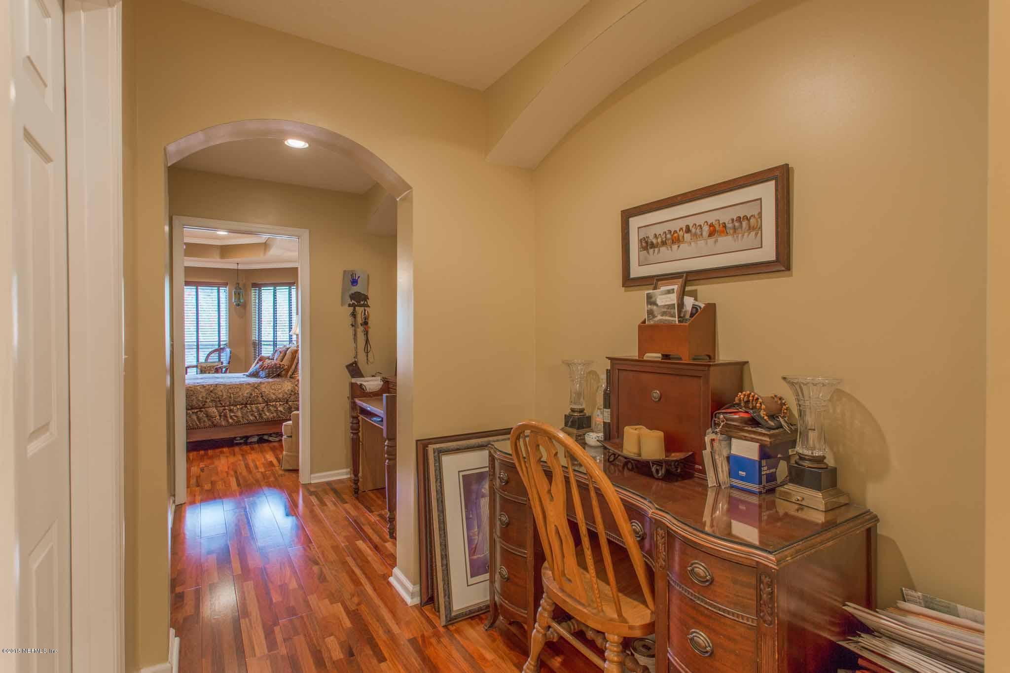 2835 Ravines Road Middleburg, FL 32068 - Photo 34 of 44 Mstr BathHall-2.jpg