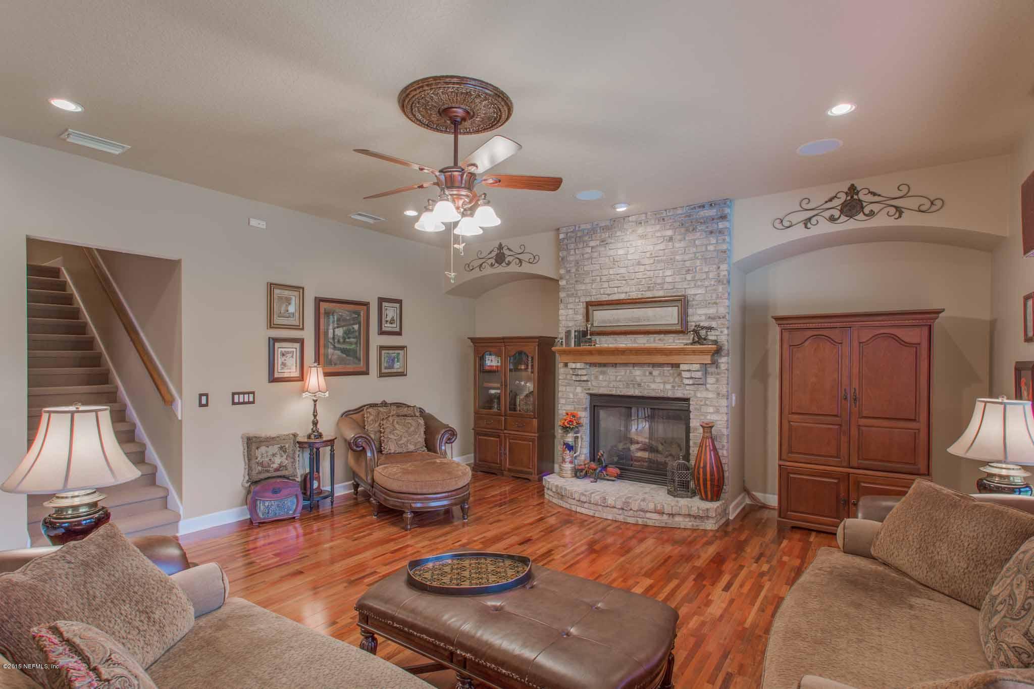 2835 Ravines Road Middleburg, FL 32068 - Photo 6 of 44 Fam Room-1.jpg