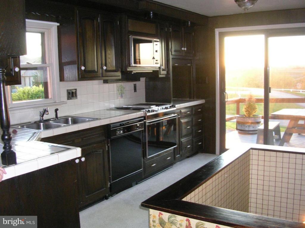 773 White Oak Road Manheim, PA 17545 - Photo 3 of 9