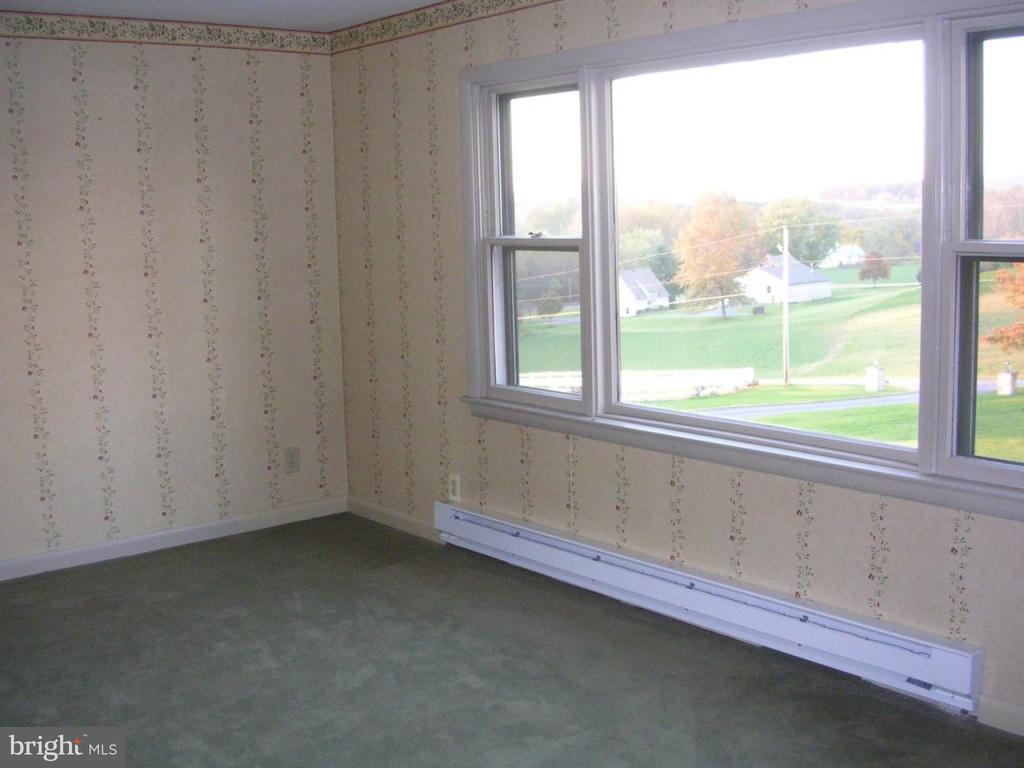 773 White Oak Road Manheim, PA 17545 - Photo 5 of 9