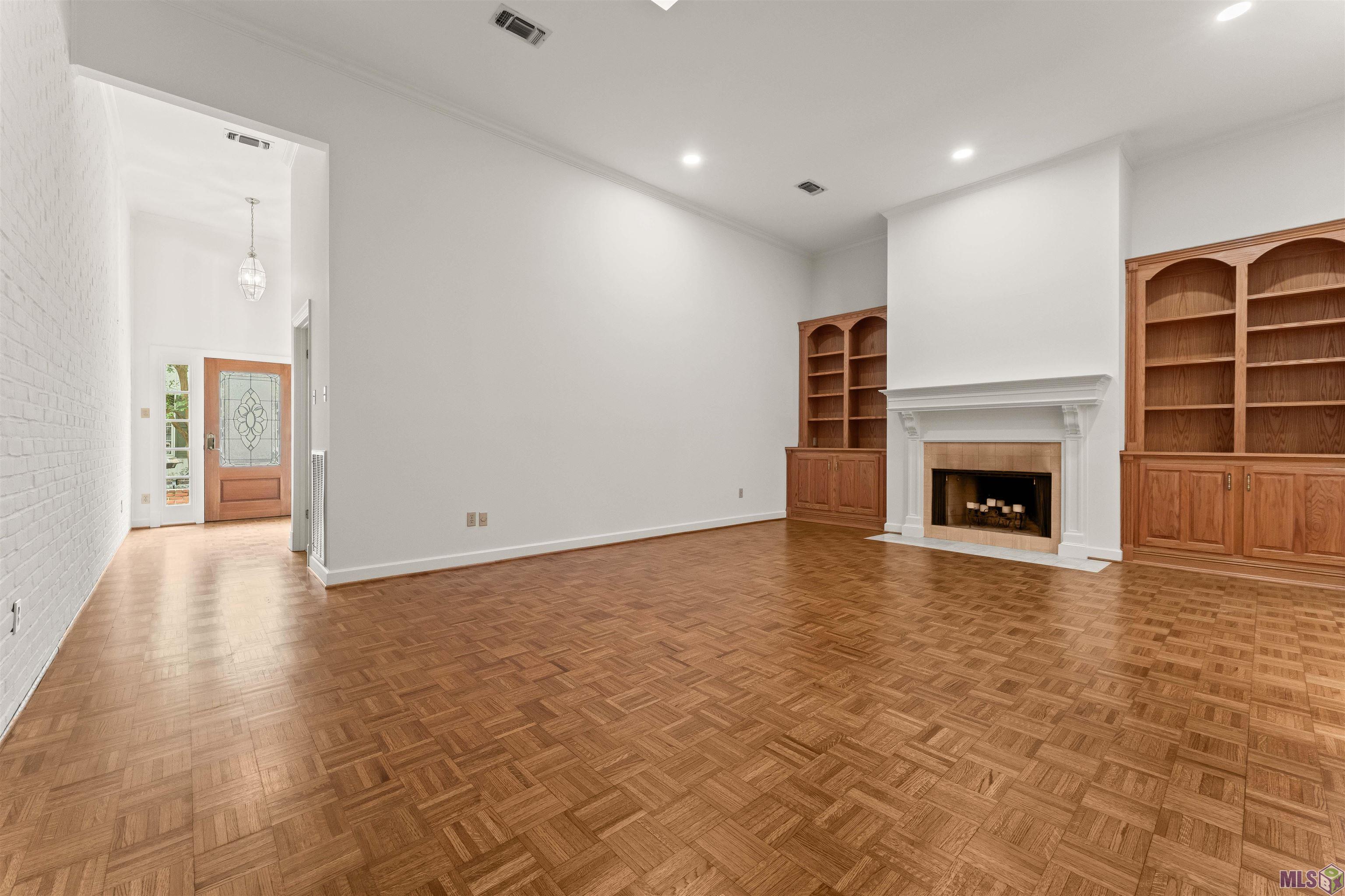 16 Jamestowne Court, Unit B Baton Rouge, LA 70809 - Photo 4 of 19