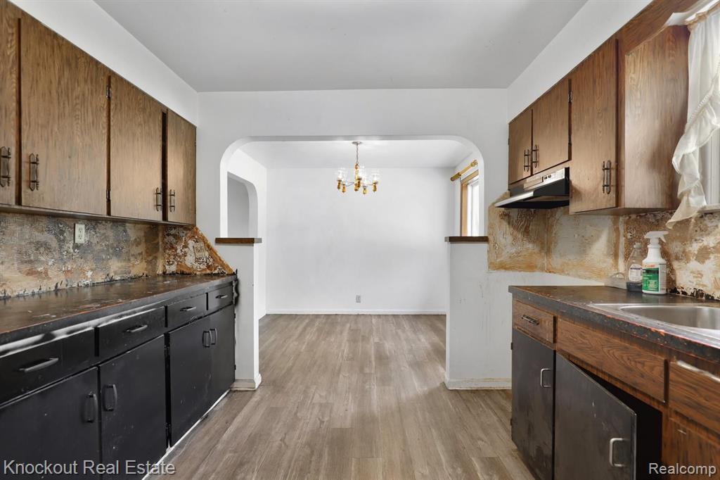 5910 Baker Road Bridgeport, MI 48722 - Photo 14 of 27