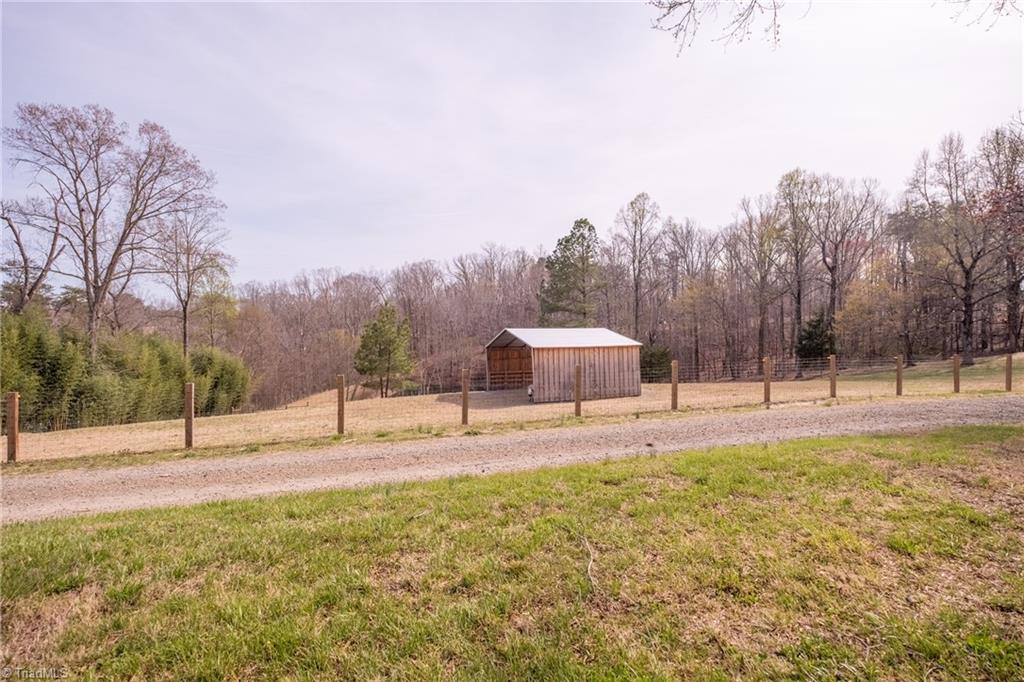 361 Settle Bridge Road Reidsville, NC 27320 - Photo 9 of 50