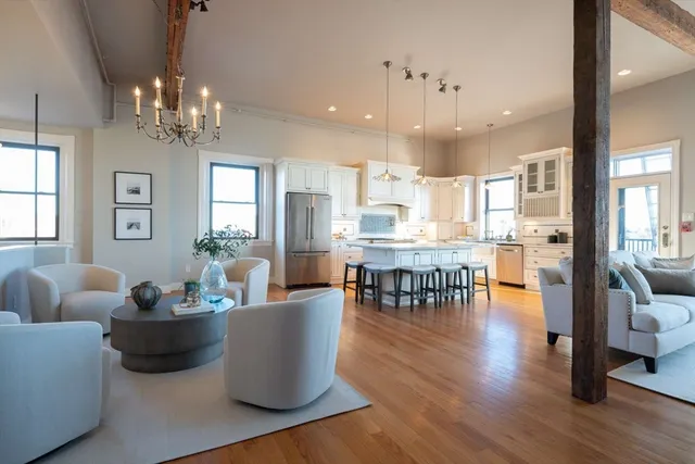 $1,300,000 | 191 Main Street, Unit 3, Gloucester, MA 01930