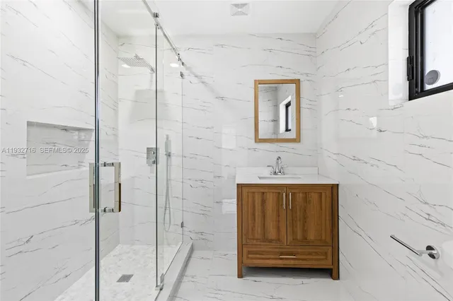 $4,800 | 317 North 31st Avenue, Hollywood, FL 33021