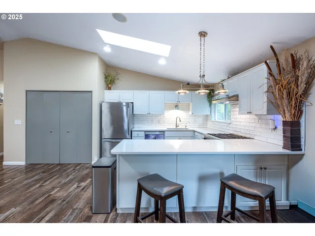 $489,000 | 3565 Castrey Street, Eugene, OR 97404