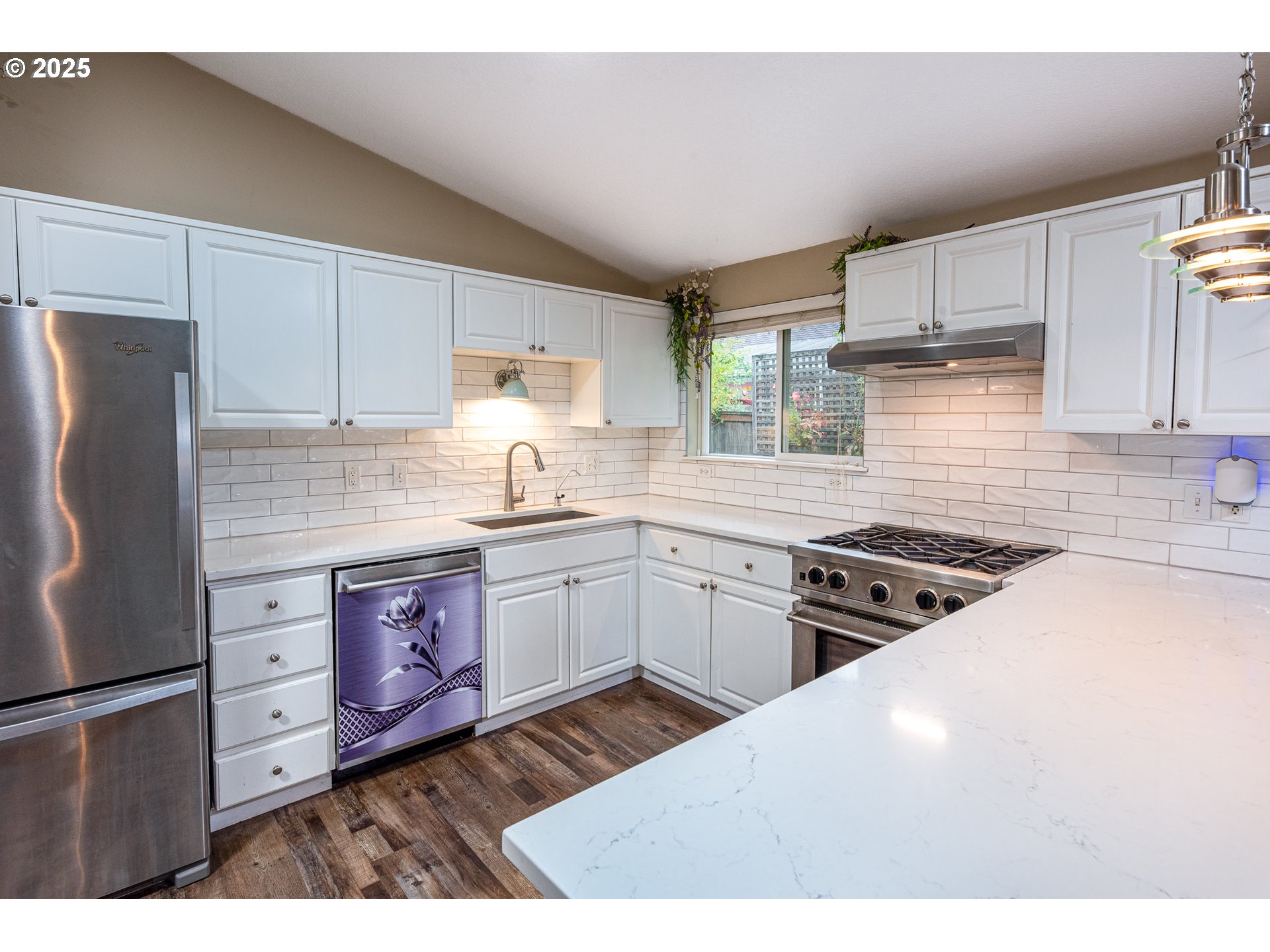 3565 Castrey Street Eugene, OR 97404 - Photo 15 of 37