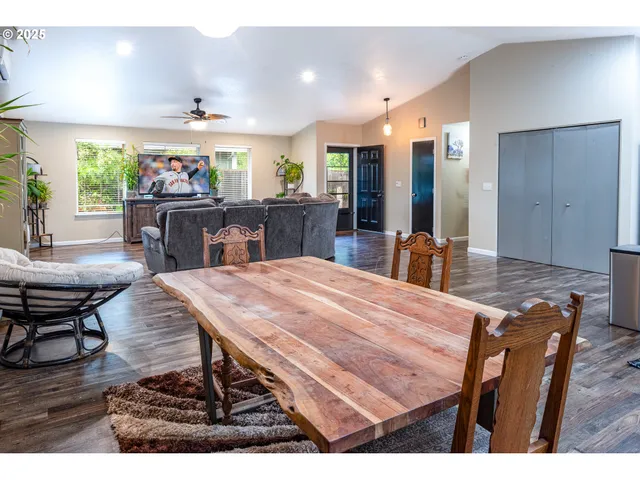 $489,000 | 3565 Castrey Street, Eugene, OR 97404