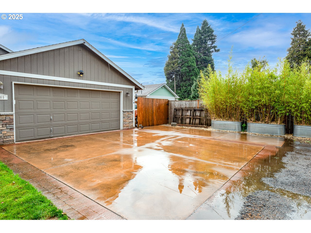 3565 Castrey Street Eugene, OR 97404 - Photo 2 of 37 Driveway