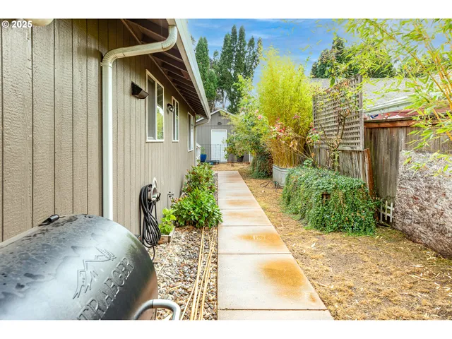 $489,000 | 3565 Castrey Street, Eugene, OR 97404