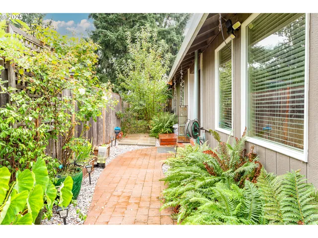 $489,000 | 3565 Castrey Street, Eugene, OR 97404