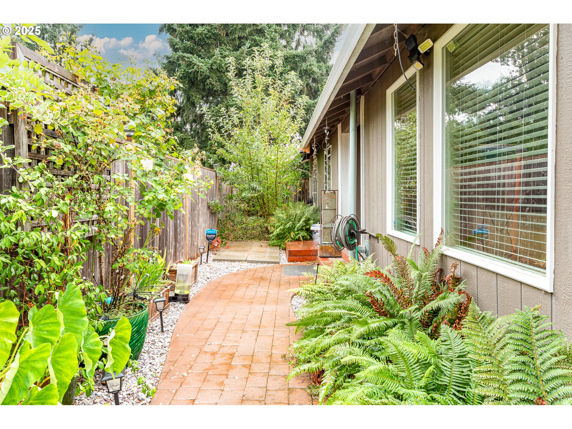 3565 Castrey Street Eugene, OR 97404 - Photo 5 of 37