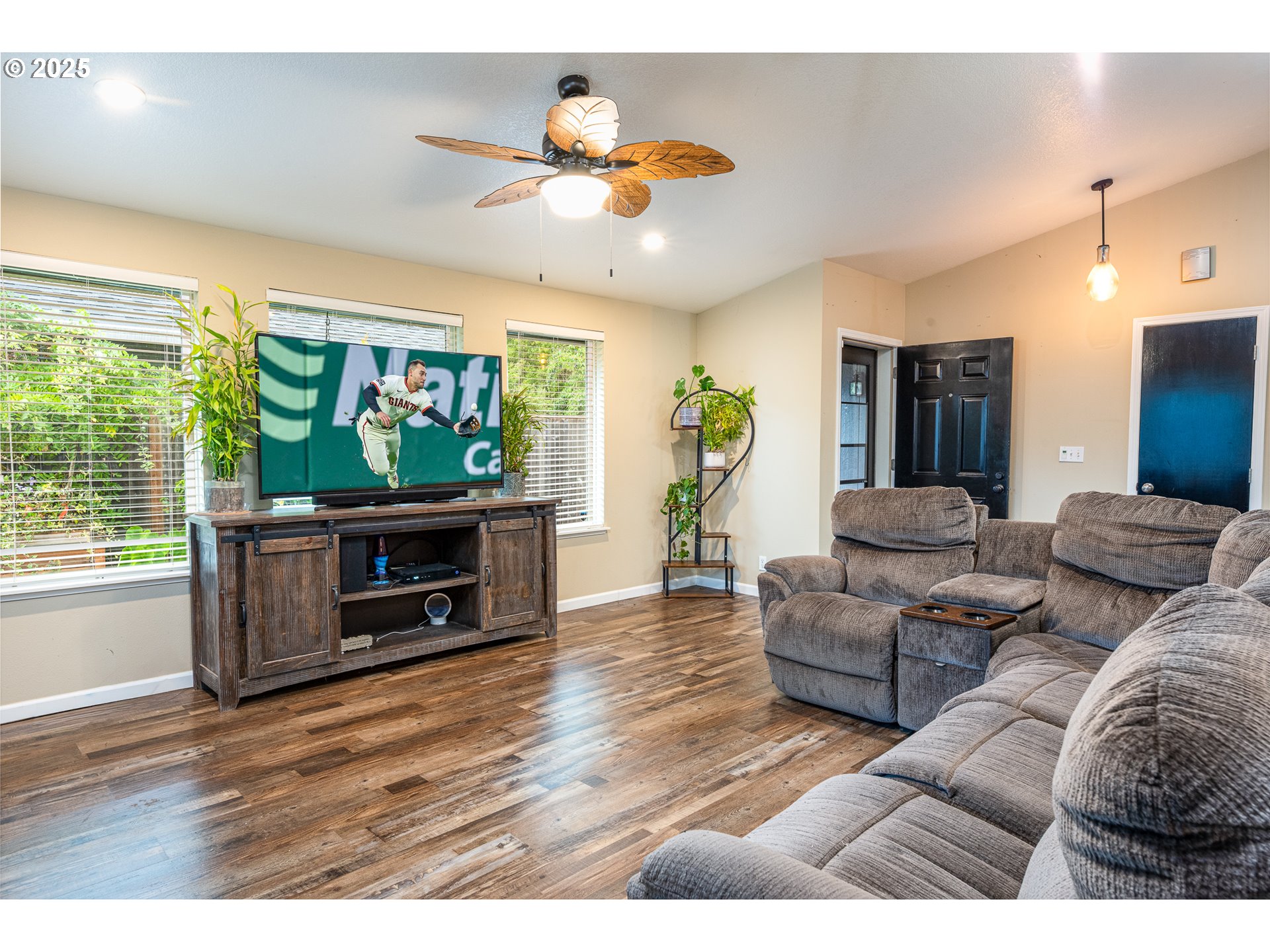 3565 Castrey Street Eugene, OR 97404 - Photo 10 of 37