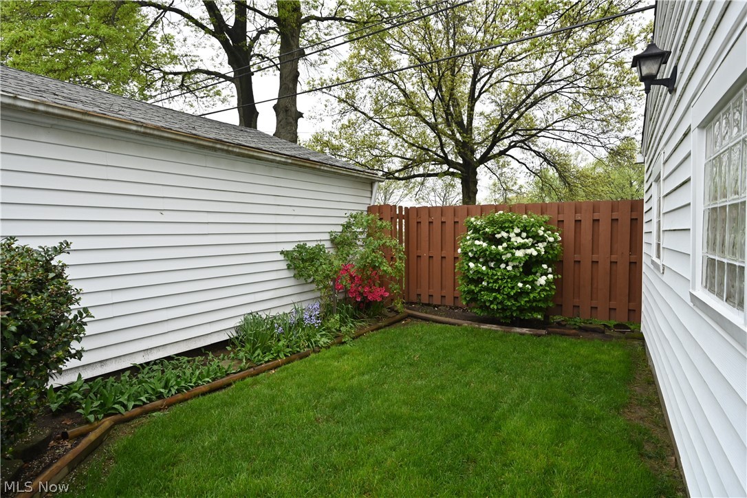 6210 Ridgewood Avenue Cleveland, OH 44129 - Photo 29 of 30