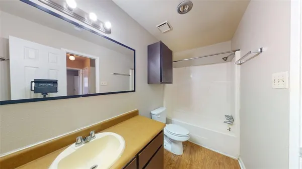 $1,100 | 2807 Longmire Drive, Unit B, College Station, TX 77845