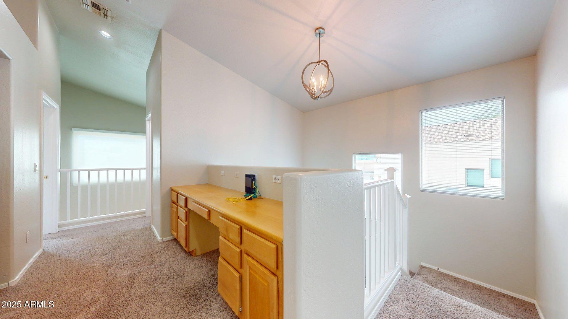 6510 South Hazelton Lane, Unit 142 Tempe, AZ 85283 - Photo 35 of 49 a very nice looking room with a large window