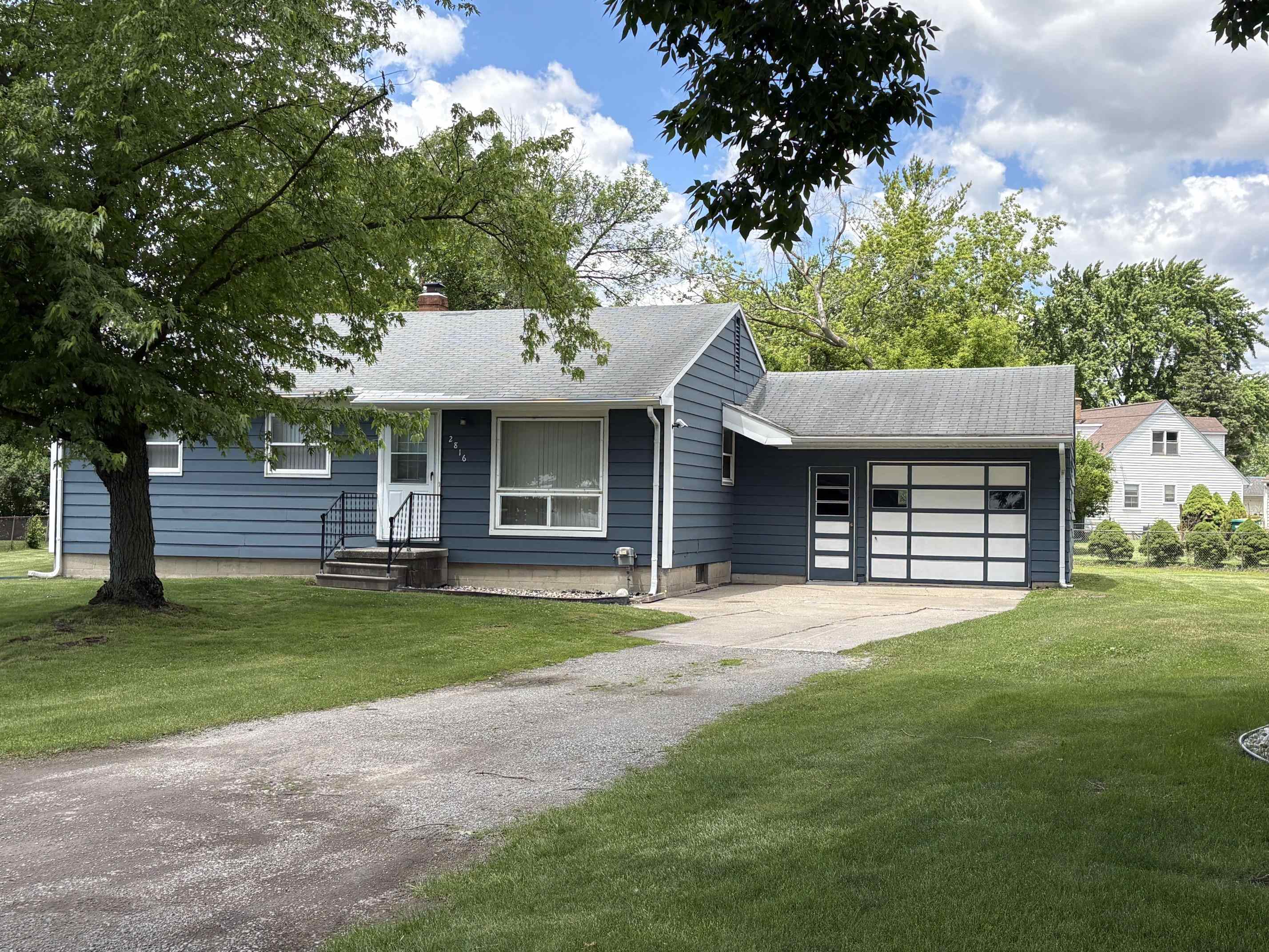 2816 Sarah Court Bay City, MI 48708 - Photo 1 of 27