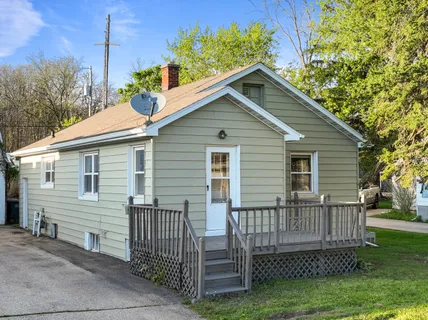 $344,900 | 1207 Grant Street, Lake Geneva, WI 53147
