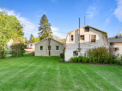 $344,900 | 1207 Grant Street, Lake Geneva, WI 53147